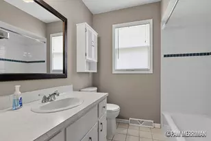 1735 Woodworth St NE, Grand Rapids, MI 49525 - Photo 20