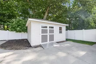648 Francis St, Saugatuck, MI 49453 - Photo 32