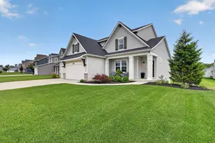 6688 Arlene Dr, Hudsonville, MI 49426 - Photo 2