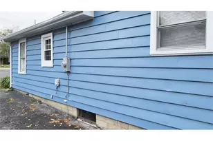 20113 Huron River Dr, Rockwood, MI 48173 - Photo 4