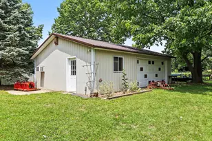 17704 Moorepark Rd, Three Rivers, MI 49093 - Photo 22