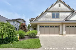 543 Macatawa Ave, Holland, MI 49423 - Photo 8