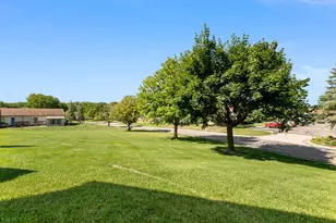 25352 Potomac Dr, South Lyon, MI 48178 - Photo 22