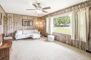 2015 Gaines Dr, Benton Harbor, MI 49022 - Photo 6