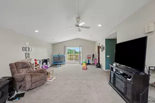678 Apache Dr, Fremont, MI 49412 - Photo 8