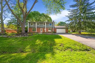 7381 Cathedral Dr, Bloomfield Hills, MI 48301 - Photo 4