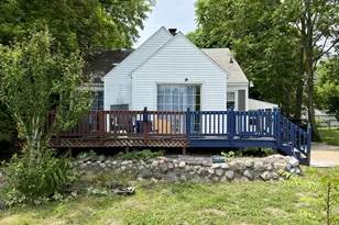 820 Oak St, Manistee, MI 49660 - Photo 2
