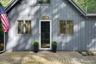 18075 Sunset Dr, Grand Haven, MI 49417 - Photo 2