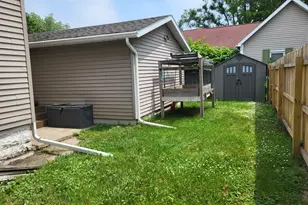 301 Cypress St, Manistee, MI 49660 - Photo 32