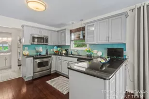 1292 Edinborough Dr, Norton Shores, MI 49441 - Photo 24