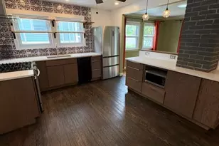 213 W Summit St, Ann Arbor, MI 48103 - Photo 4