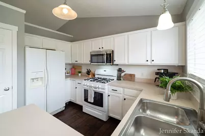 3054 Woodglen Street NW, Grand Rapids, MI 49504 - Photo 18