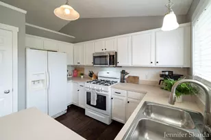3054 Woodglen St NW, Grand Rapids, MI 49504 - Photo 18