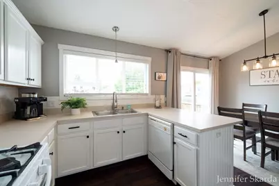3054 Woodglen Street NW, Grand Rapids, MI 49504 - Photo 20