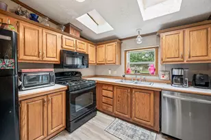 1012 Henderson St, Big Rapids, MI 49307 - Photo 4