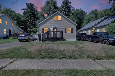 196 W Pitman Avenue, Battle Creek, MI 49017 - Photo 1