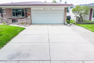 14490 Edshire Dr, Sterling Heights, MI 48312 - Photo 4