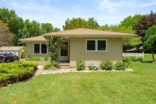 68334 Apple Ln, Benton Harbor, MI 49022 - Photo 1