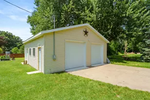 68334 Apple Ln, Benton Harbor, MI 49022 - Photo 2