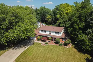 4389 Westover Dr, West Bloomfield, MI 48323 - Photo 2