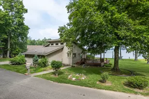 128 Wilmin Rd, Quincy, MI 49082 - Photo 2
