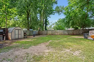 421 E Division St, Dowagiac, MI 49047 - Photo 14