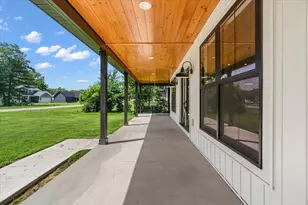 412 Sabine Dr, Muskegon, MI 49442 - Photo 4