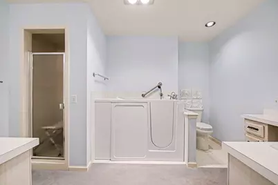 640 Cascade Hills Ridge SE, Grand Rapids, MI 49546 - Photo 18