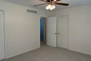 328 N Pointe Dr, Whitmore Lake, MI 48189 - Photo 16