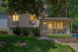 439 S Winding Dr, Waterford, MI 48328 - Photo 18