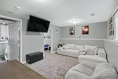 439 S Winding Drive, Waterford, MI 48328 - Photo 12