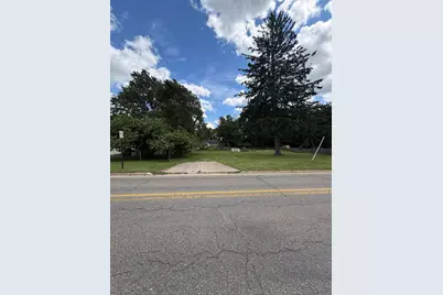 284 E Center Street, Coloma, MI 49038 - Photo 2