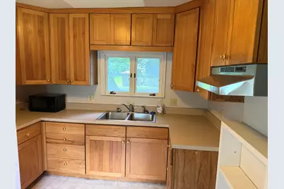 814 N Clinton Street, Albion, MI 49224 - Photo 6
