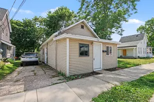 710 Baxter St SE, Grand Rapids, MI 49503 - Photo 1