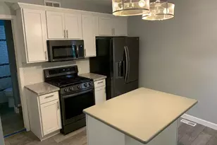 624 Veto St NW, Grand Rapids, MI 49504 - Photo 2