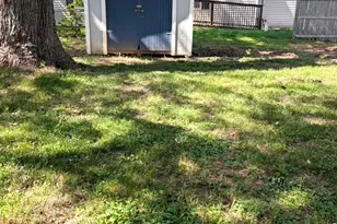 918 Wayne St, Jackson, MI 49202 - Photo 14
