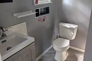 918 Wayne St, Jackson, MI 49202 - Photo 8