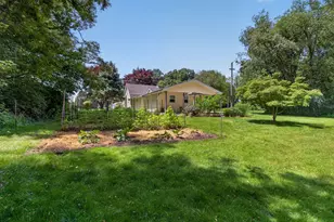 235 Bender St, Jackson, MI 49202 - Photo 38