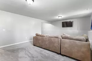 129 Wheeling St, Bangor, MI 49013 - Photo 30