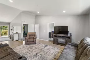 129 Wheeling St, Bangor, MI 49013 - Photo 12