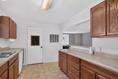 121 N Lakeside Drive, Michigan Center, MI 49254 - Photo 16