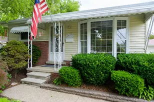 26352 Osmun St, Madison Heights, MI 48071 - Photo 2
