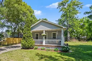 722 S Grant Ave, Three Rivers, MI 49093 - Photo 2