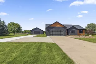 20872 State Line Rd, Edwardsburg, MI 49112 - Photo 2