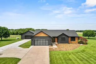20872 State Line Rd, Edwardsburg, MI 49112 - Photo 42