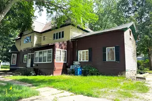307 Orchard St, Dowagiac, MI 49047 - Photo 6