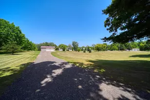 2752 W Mosherville Rd, Jonesville, MI 49250 - Photo 4
