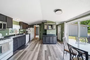 2752 W Mosherville Rd, Jonesville, MI 49250 - Photo 14