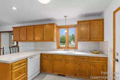 447 Falcon Drive, Wayland, MI 49348 - Photo 4
