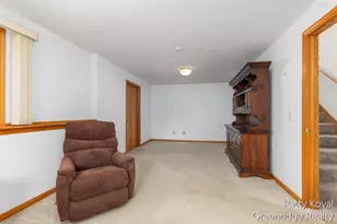 447 Falcon Dr, Wayland, MI 49348 - Photo 18